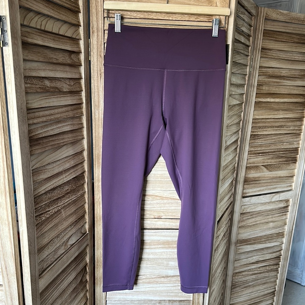 Lululemon Wunder Train Contour Fit High-Rise
Tight 25"